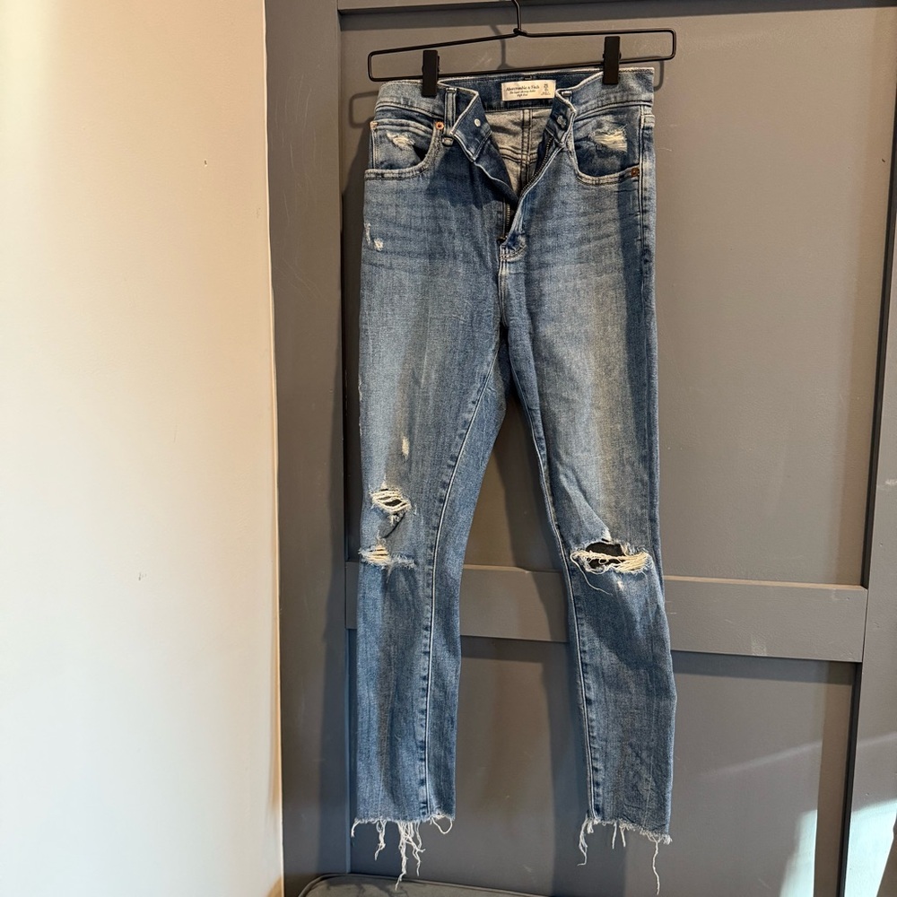 Abercrombie Super skinny ankle high rise distressed jeans - medium wash